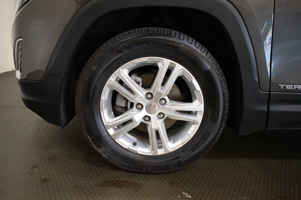Used 2020 GMC Terrain SLE w/ Driver Convenience Package AWD/4WD image 9