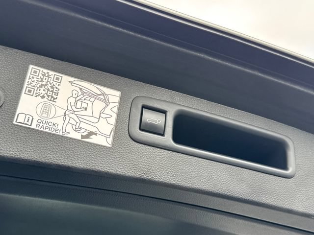 Certified 2021 Toyota Highlander Limited FWD image 10