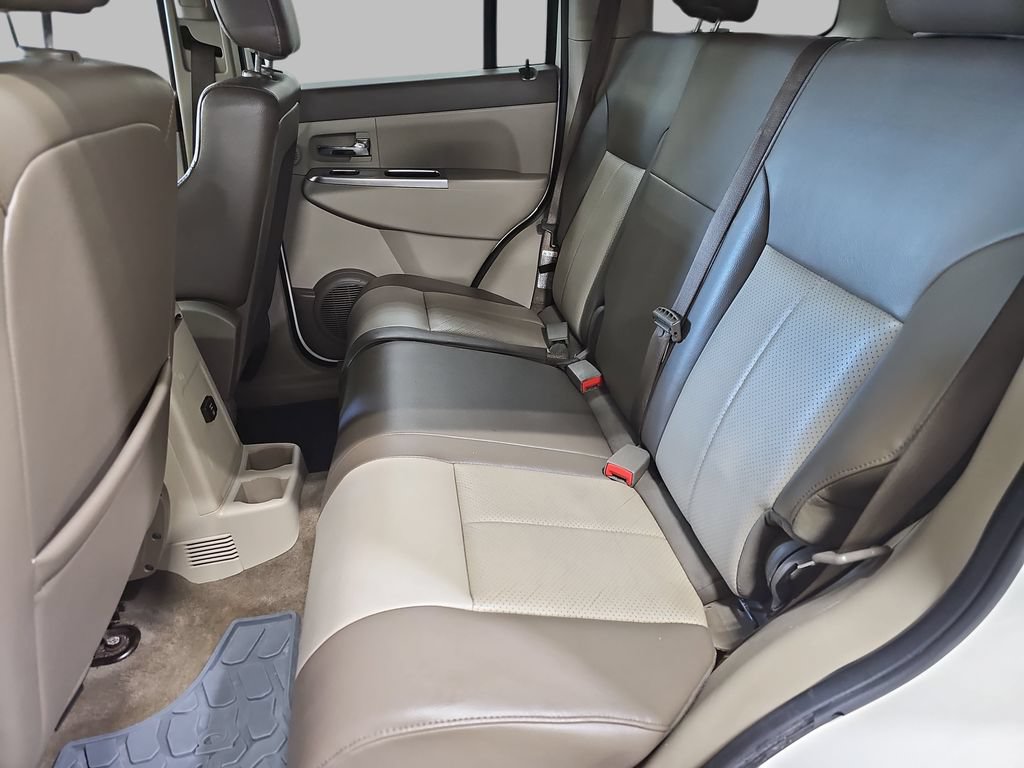 Used 2008 Jeep Liberty Limited w/ Premium Group II AWD/4WD image 17