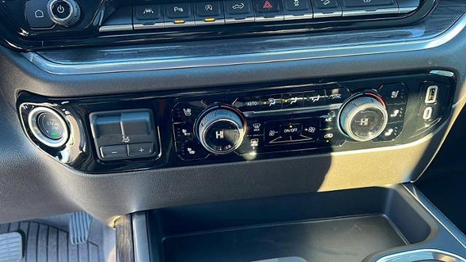 New 2026 Chevrolet Silverado 1500 LTZ w/ LTZ Premium Package image 23