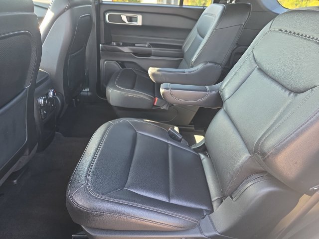 Used 2020 Ford Explorer XLT w/ Equipment Group 202A RWD image 16