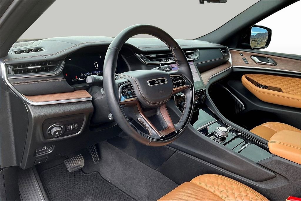 Used 2021 Jeep Grand Cherokee L Summit w/ Advanced Protech Group IV image 17