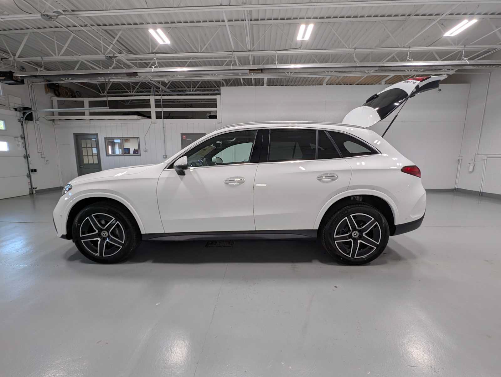 New 2026 Mercedes-Benz GLC 300 4MATIC image 10
