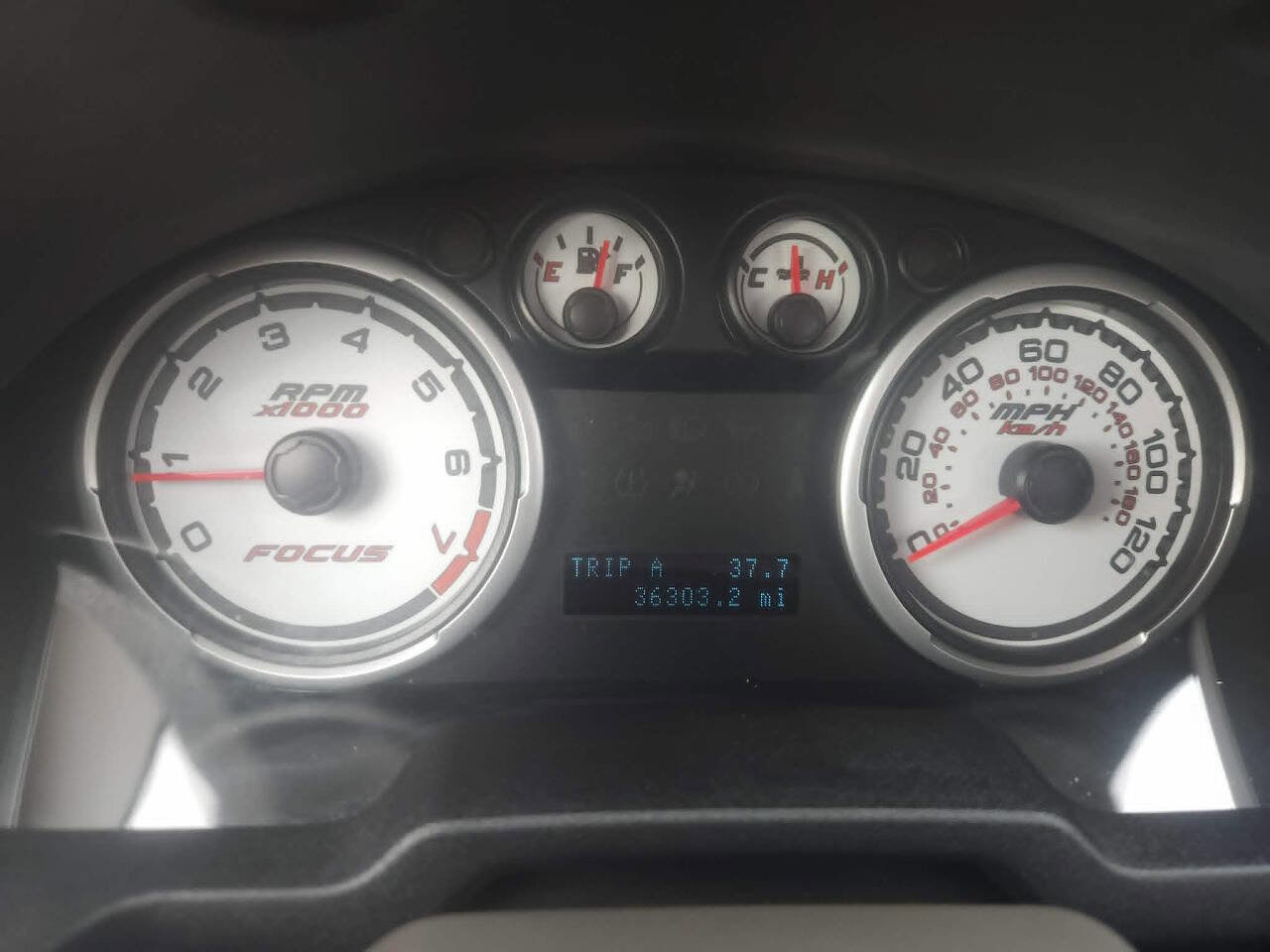 Used 2010 Ford Focus SEL FWD image 22