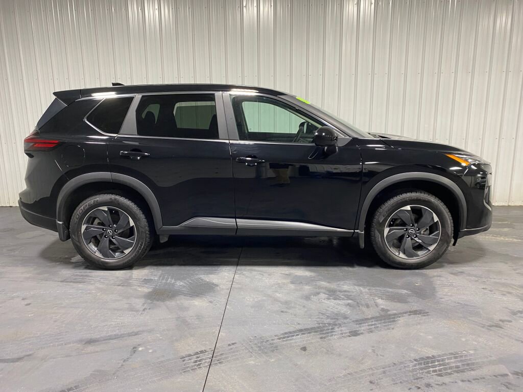 Used 2024 Nissan Rogue SV image 16