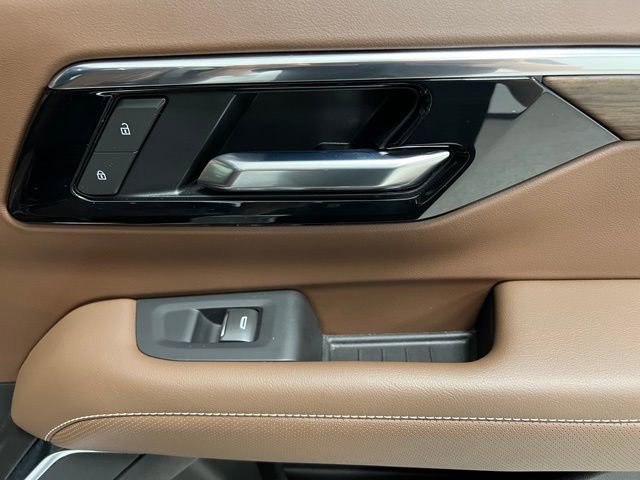 Used 2025 Chevrolet Tahoe High Country AWD/4WD image 53