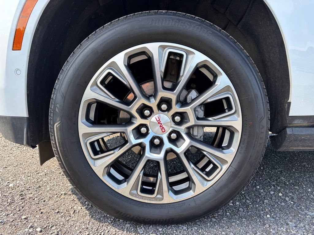 Used 2026 GMC Yukon Denali w/ Sun & Power Step Package AWD/4WD image 6