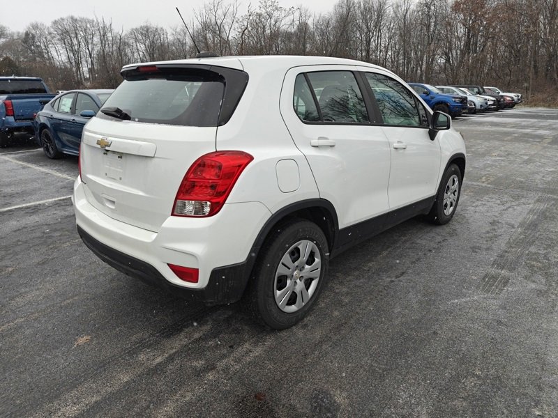 Used 2018 Chevrolet Trax LS image 3