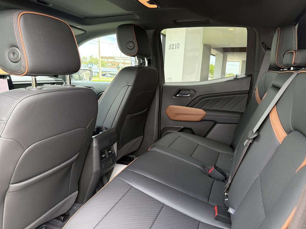 Certified 2025 GMC Canyon AT4 w/ Nightfall Edition AWD/4WD image 24