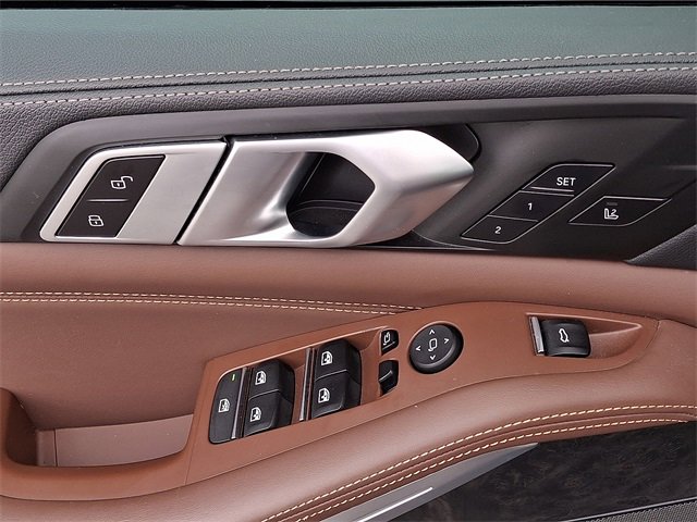 Used 2022 BMW X5 M50i image 16