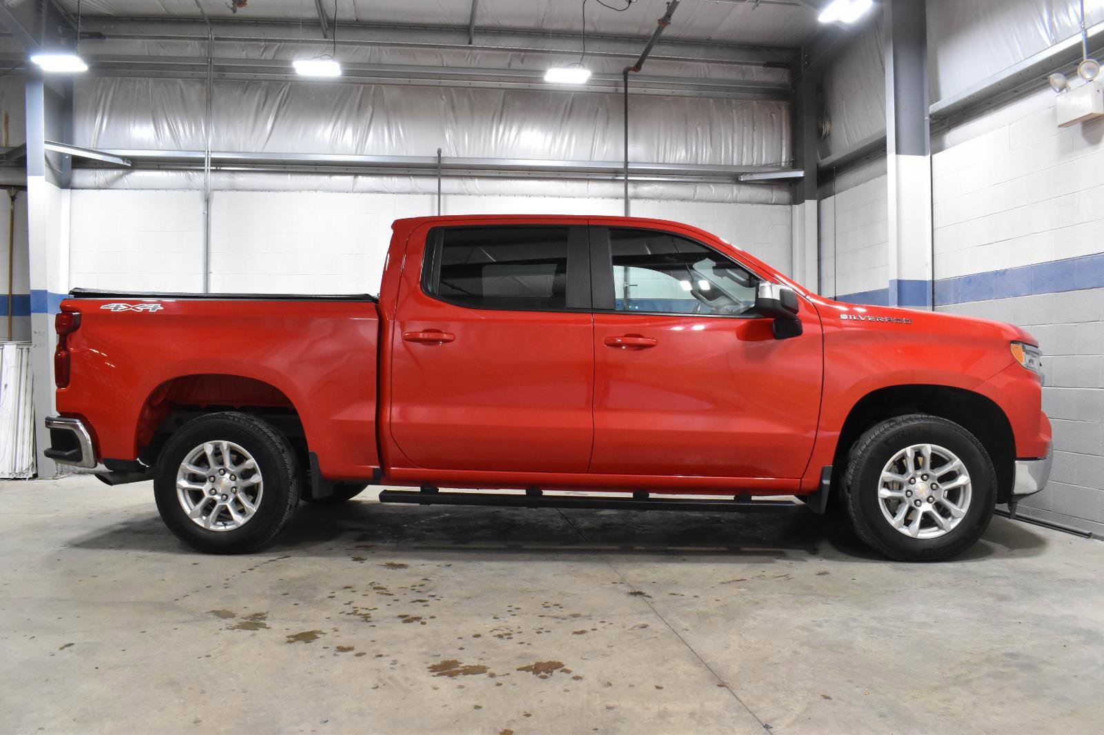Used 2022 Chevrolet Silverado 1500 LT AWD/4WD image 27