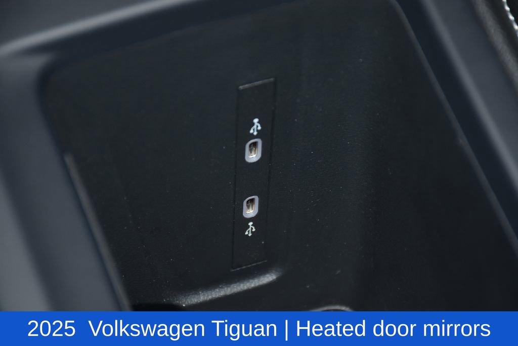 Used 2025 Volkswagen Tiguan SE image 21