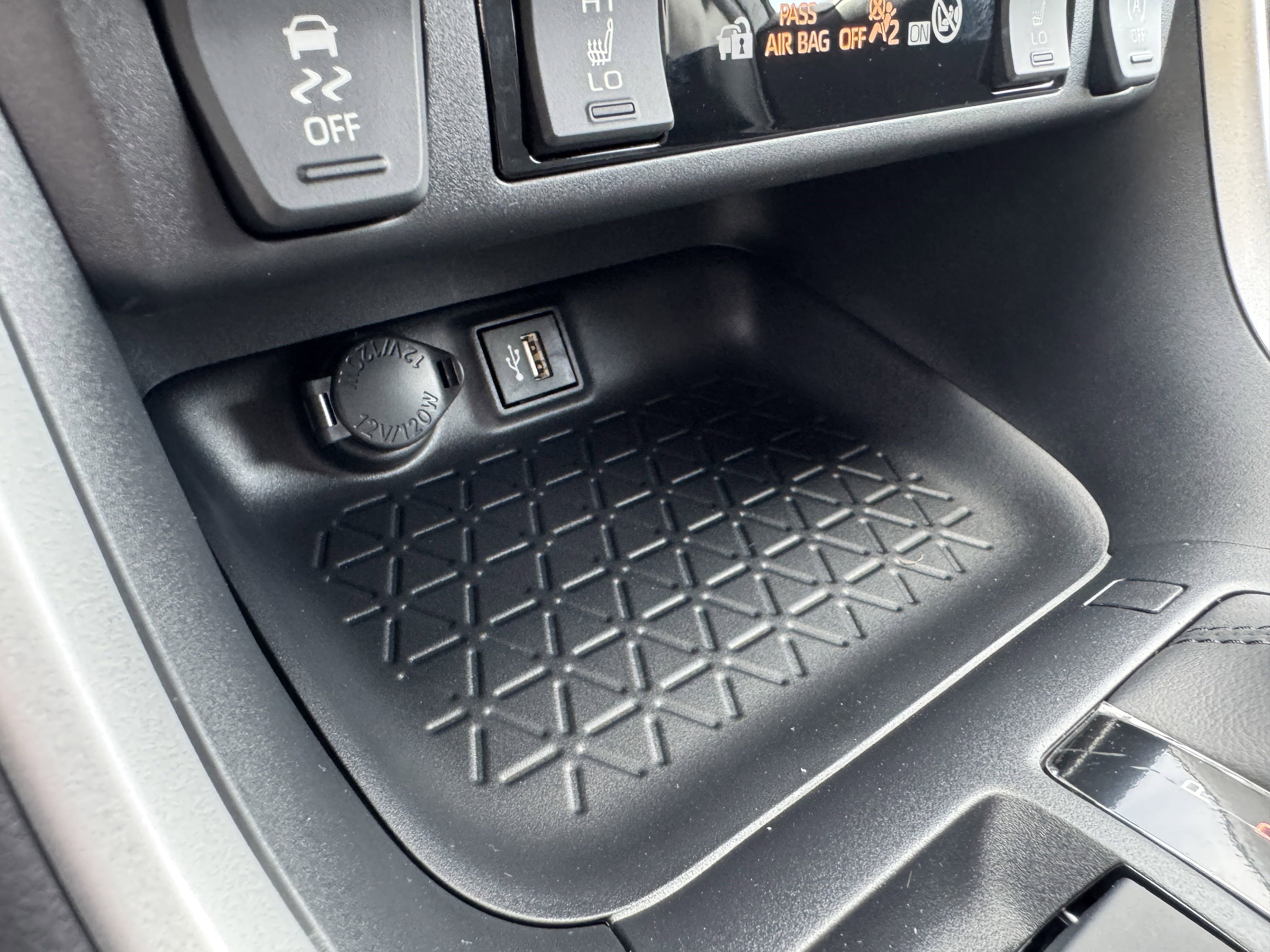 New 2025 Toyota RAV4 XLE image 29