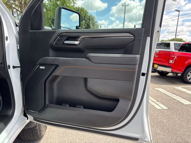 Used 2025 GMC Sierra 2500 AT4 AWD/4WD image 14