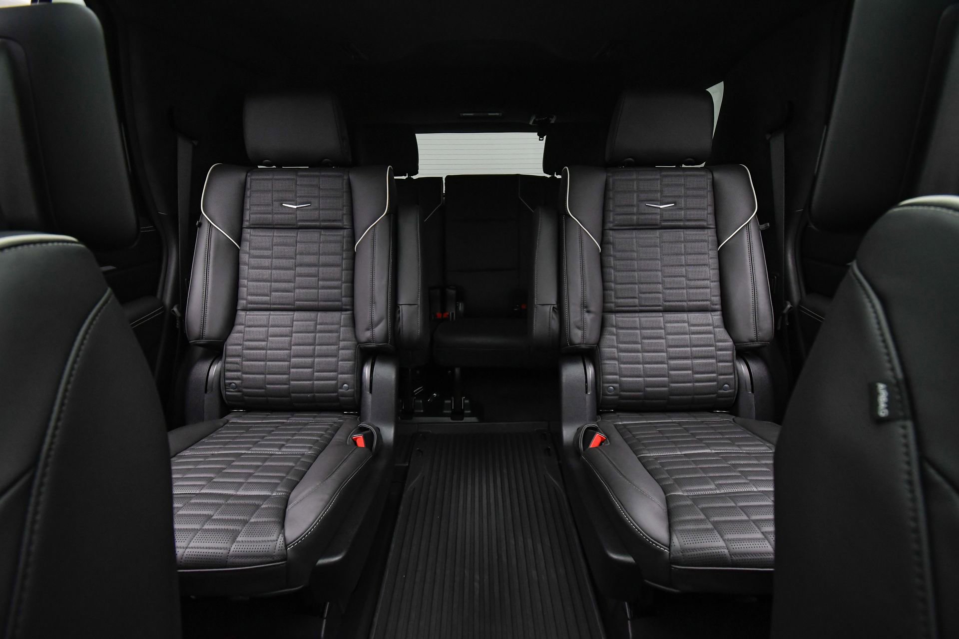 Used 2025 Cadillac Escalade V w/ LPO, ONYX Package image 23