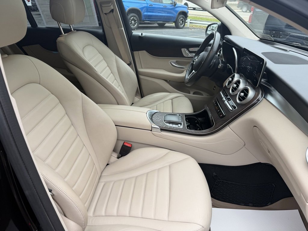 Used 2020 Mercedes-Benz GLC 300 4MATIC Coupe image 21
