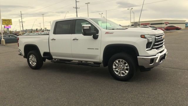 Used 2024 Chevrolet Silverado 3500 LTZ AWD/4WD image 2