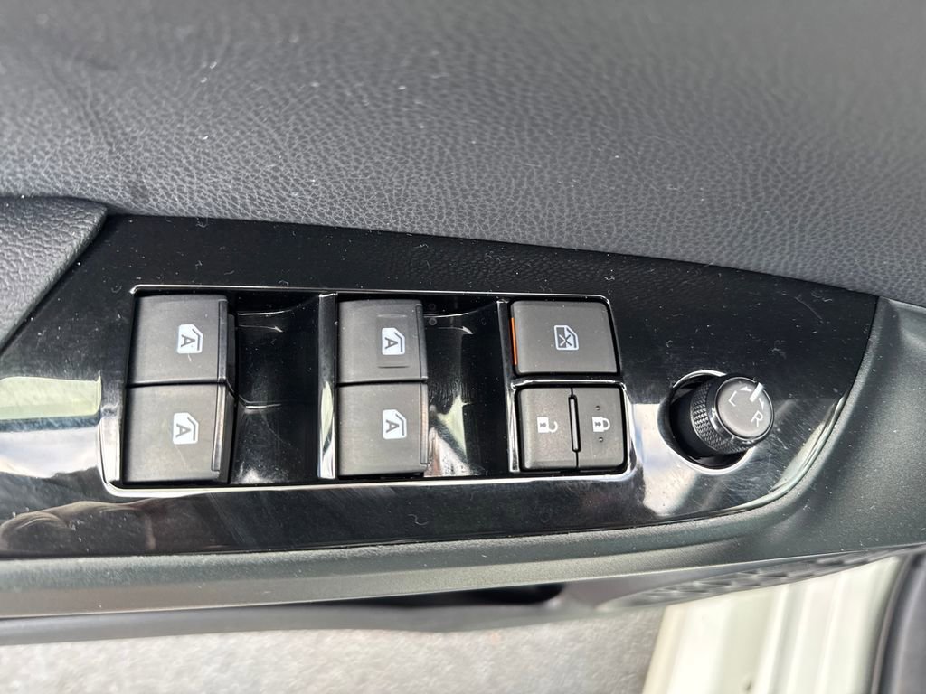 Used 2018 Toyota Prius Four image 12