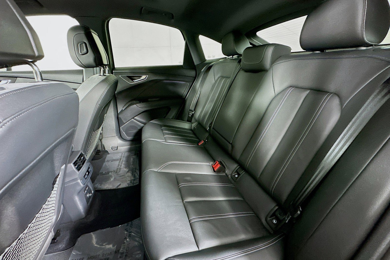 Used 2024 Audi Q4 e-tron Premium Plus w/ Premium Plus image 9