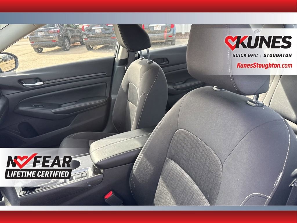 Used 2024 Nissan Altima 2.5 SV AWD/4WD image 24