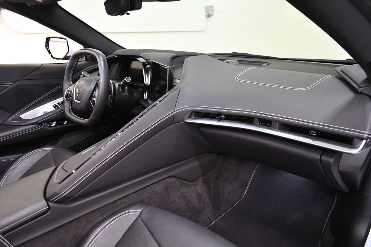 Used 2024 Chevrolet Corvette Stingray Convertible w/ Z51 Performance Package RWD image 14