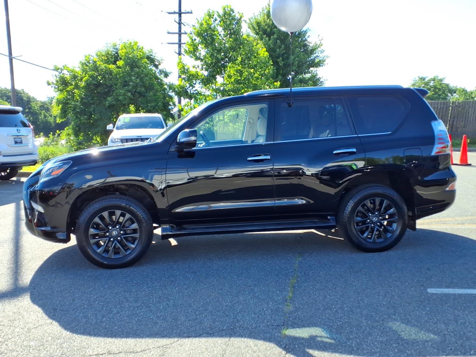 Certified 2023 Lexus GX 460 Premium w/ Premium Package AWD/4WD image 4