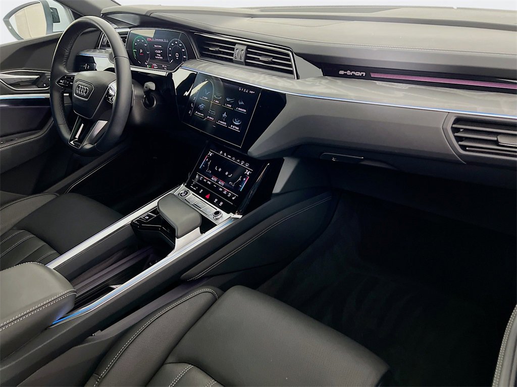 Used 2024 Audi Q8 e-tron Prestige image 30