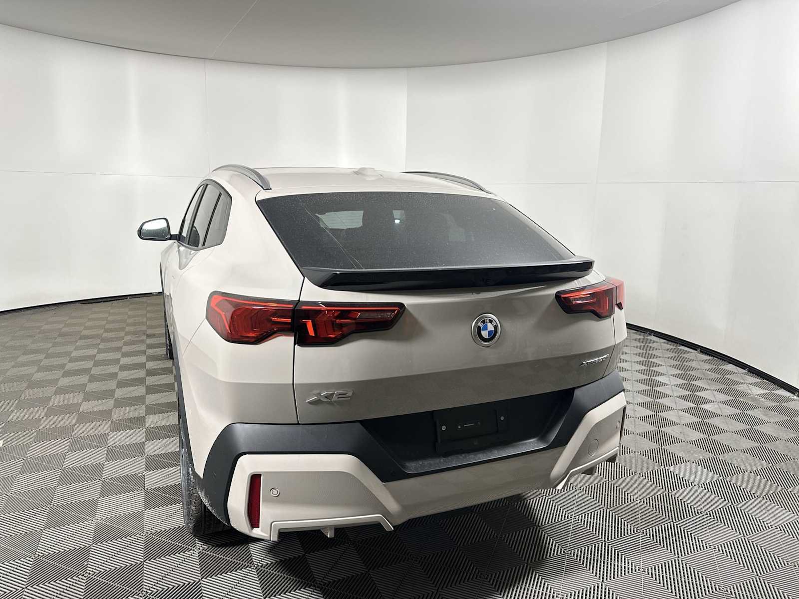 New 2026 BMW X2 xDrive28i w/ Convenience Package AWD/4WD image 3