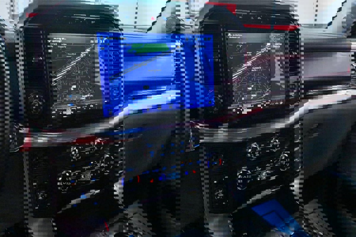 Used 2023 Ford F150 Lariat w/ Trailer Tow Package image 20