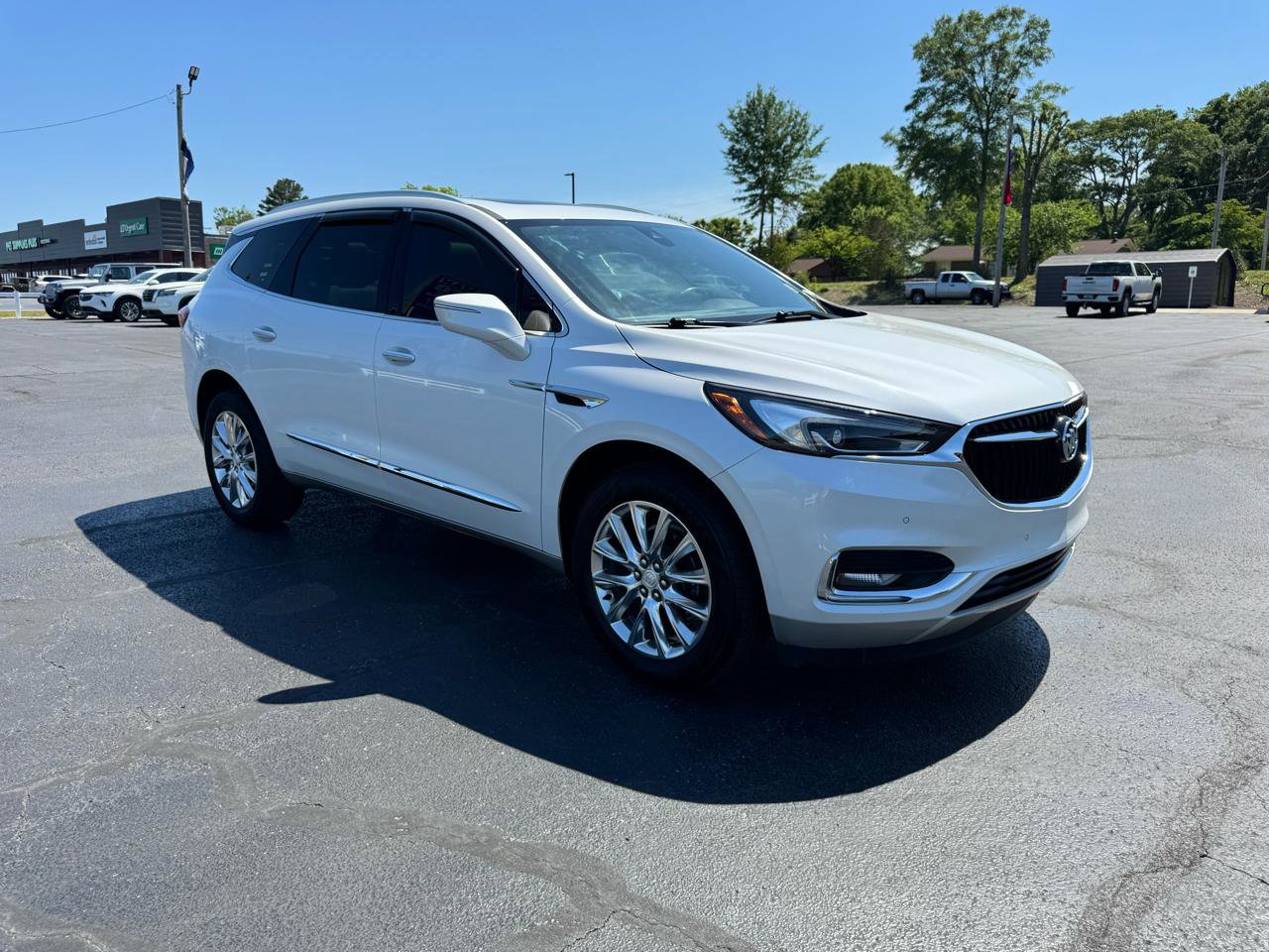 Used 2020 Buick Enclave Premium w/ Sun and Sites Package FWD image 4