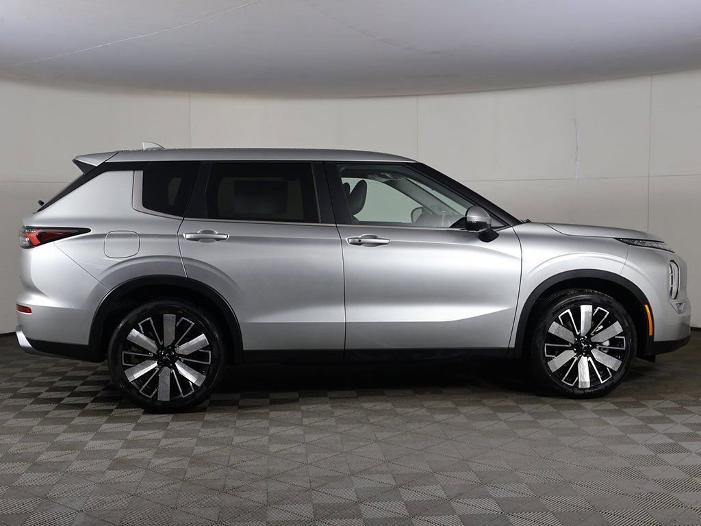 New 2026 Mitsubishi Outlander SE image 20