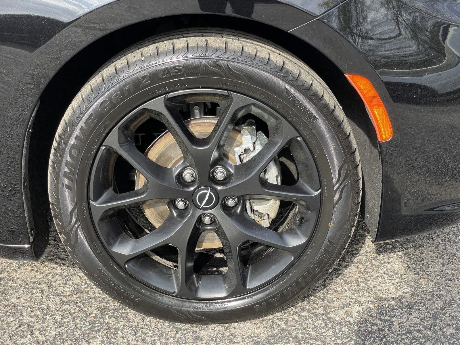 Certified 2025 Chrysler Pacifica Limited image 55