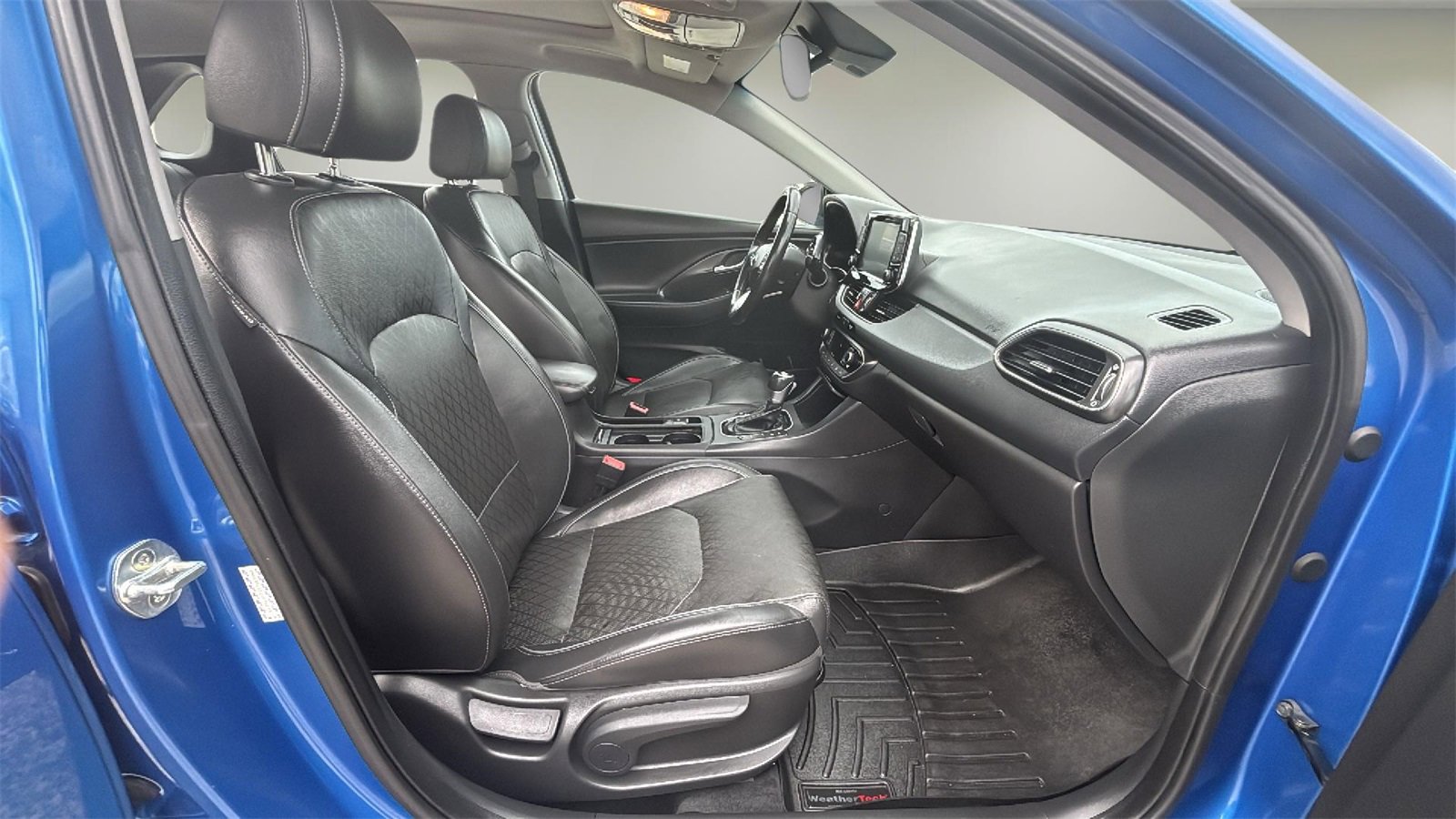 Used 2018 Hyundai Elantra GT w/ Tech Package 03 image 10