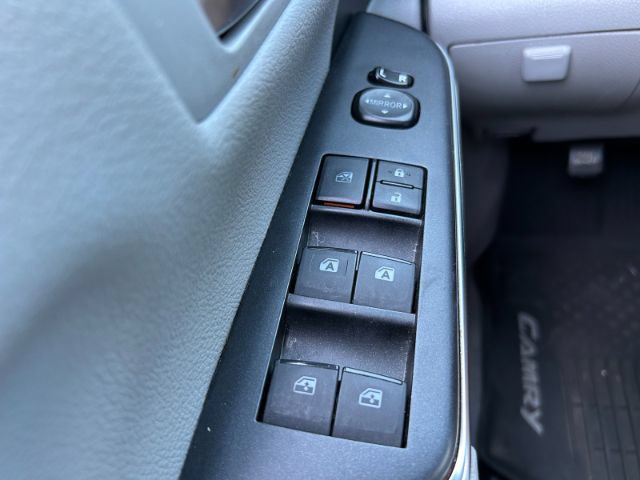Used 2016 Toyota Camry LE FWD image 17