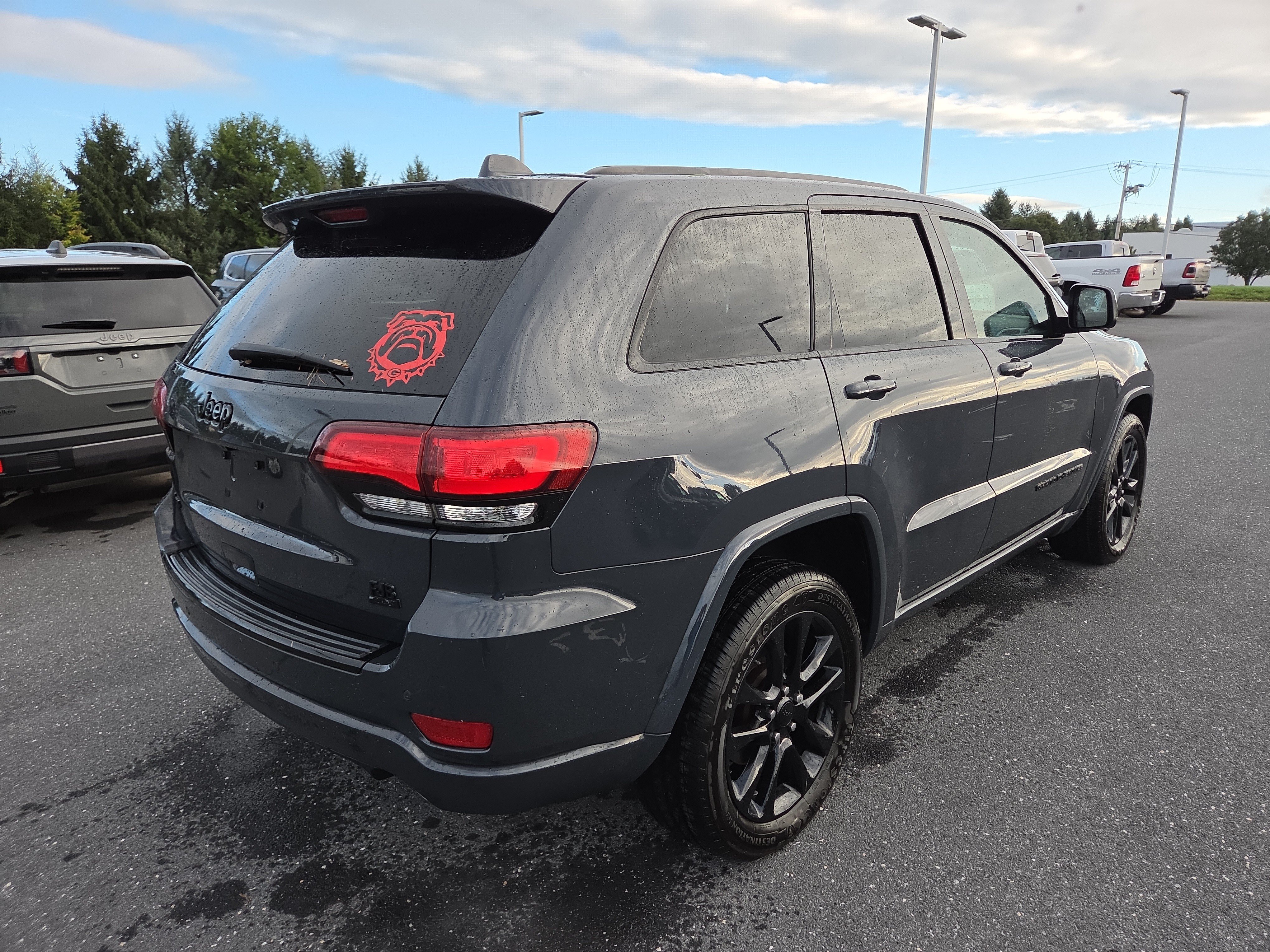 Used 2018 Jeep Grand Cherokee Altitude AWD/4WD image 14