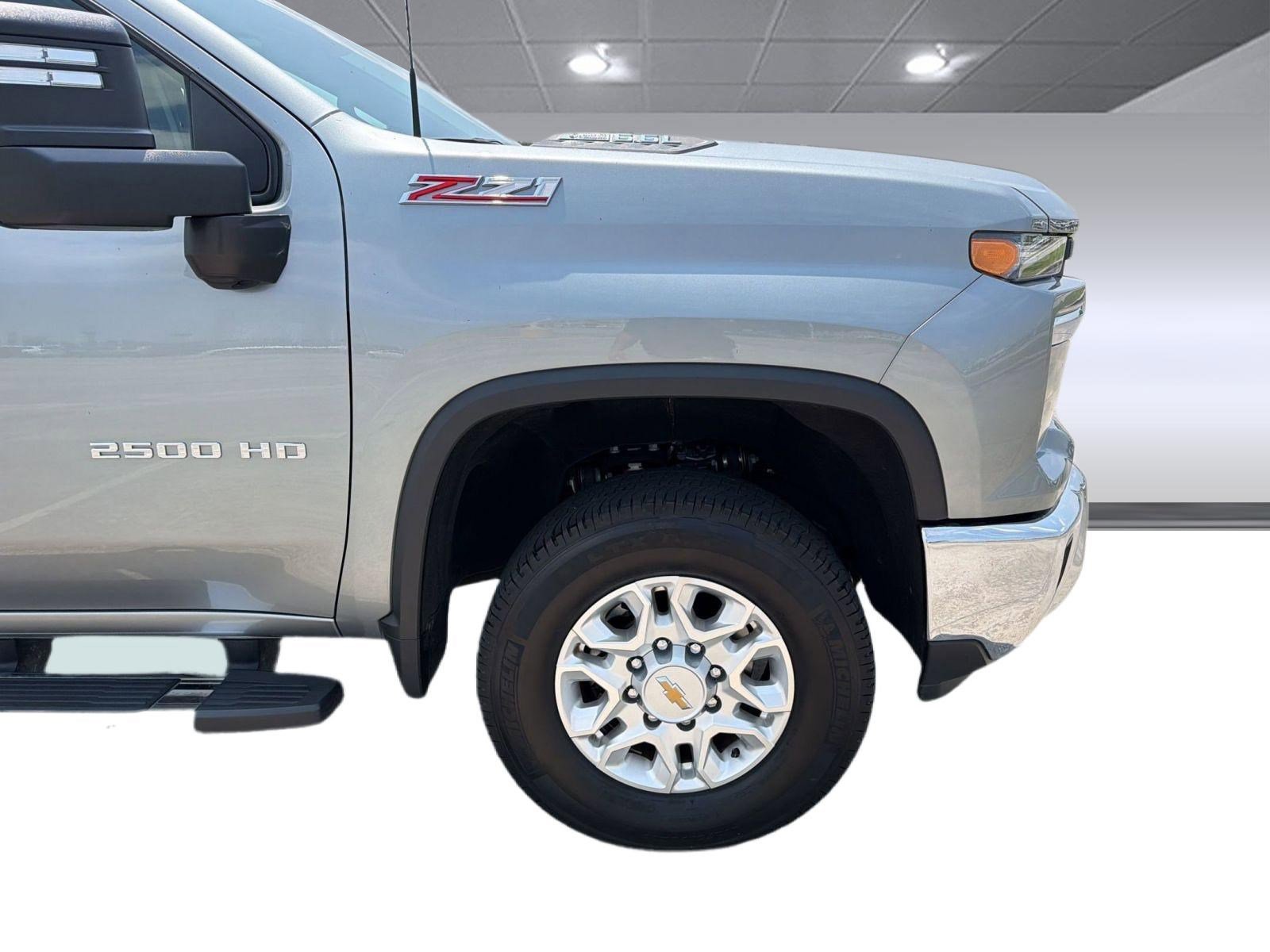 Used 2024 Chevrolet Silverado 2500 LT AWD/4WD image 21