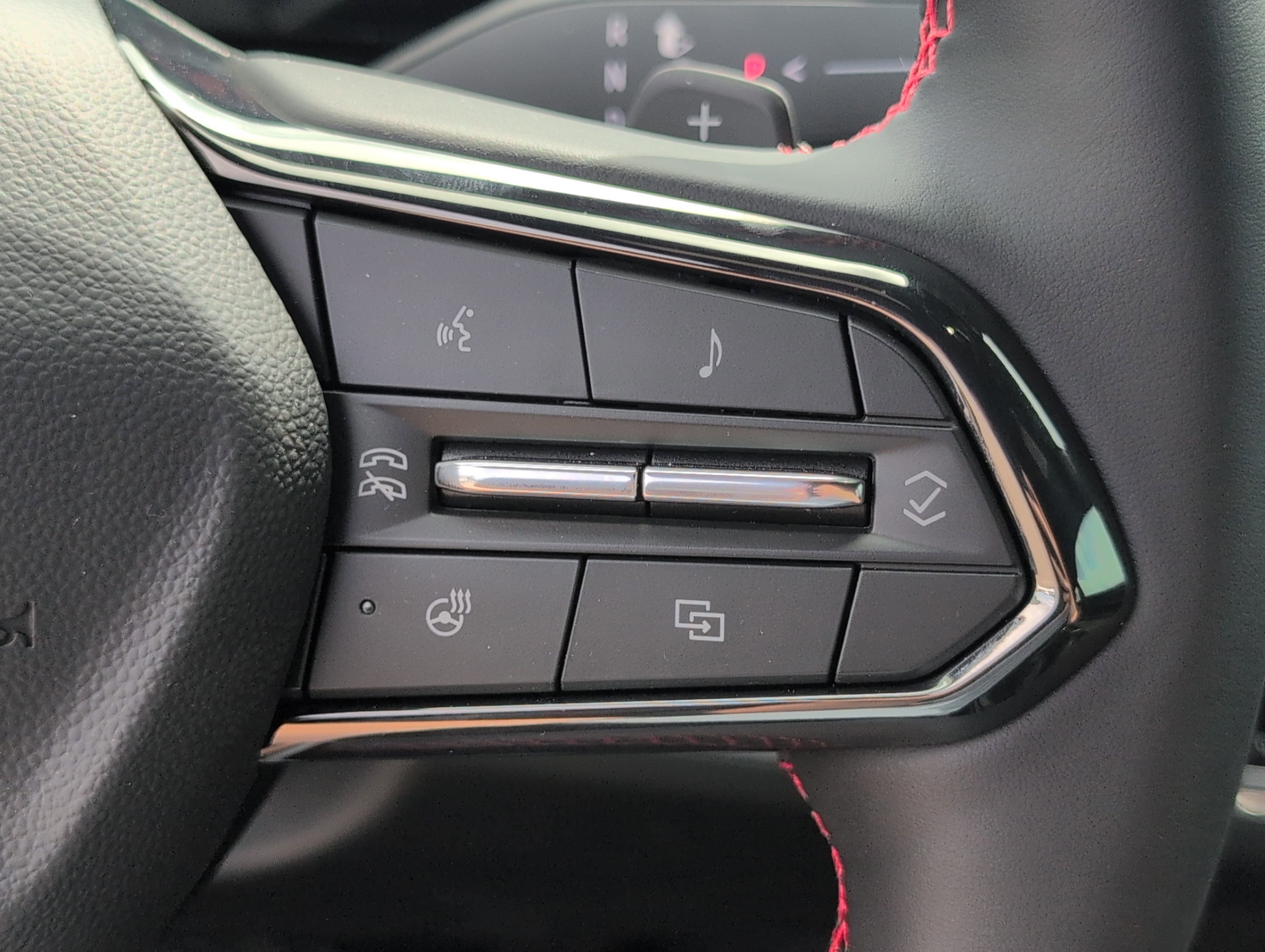New 2026 Chevrolet Equinox RS FWD image 25