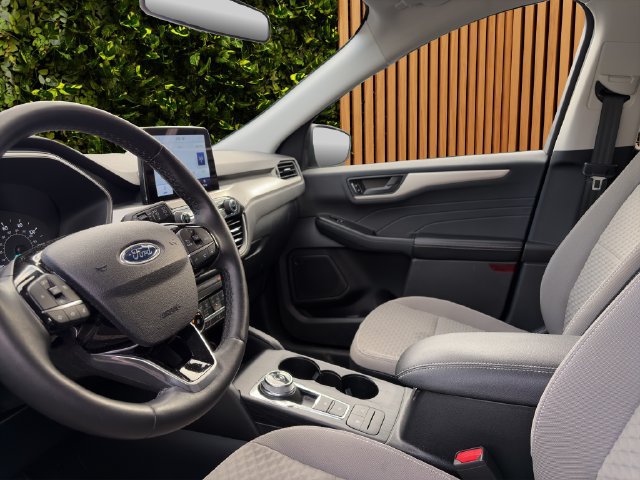 Used 2022 Ford Escape SE w/ Cold Weather Package AWD/4WD image 5