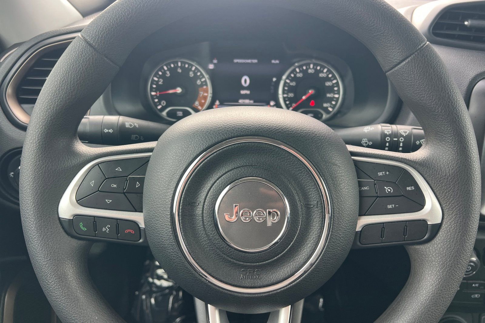 Used 2023 Jeep Renegade Latitude AWD/4WD image 24