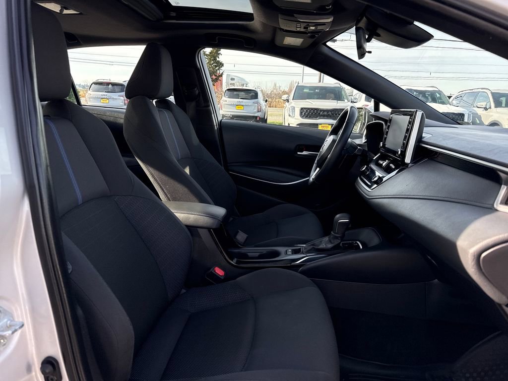 Used 2021 Toyota Corolla SE w/ SE Premium Package image 14
