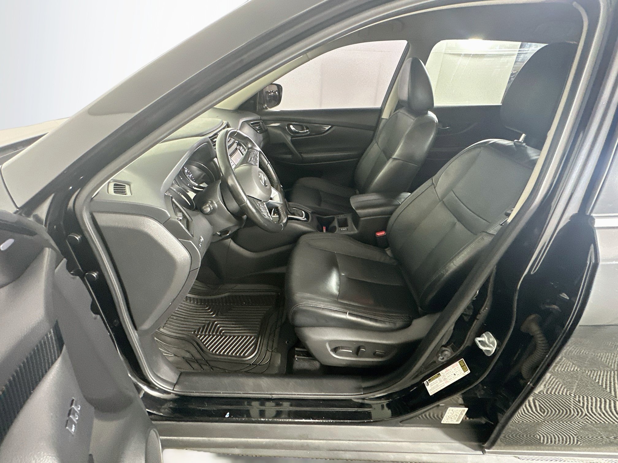 Used 2017 Nissan Rogue SL FWD image 13