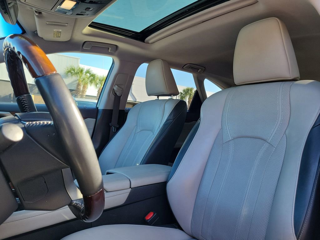 Used 2019 Lexus RX 350L 350L w/ Premium Package image 18
