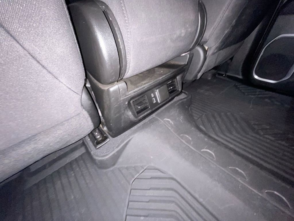 Used 2023 Chevrolet Silverado 1500 LT image 20