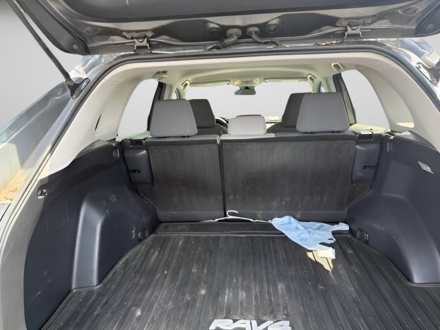Used 2020 Toyota RAV4 XLE AWD/4WD image 15
