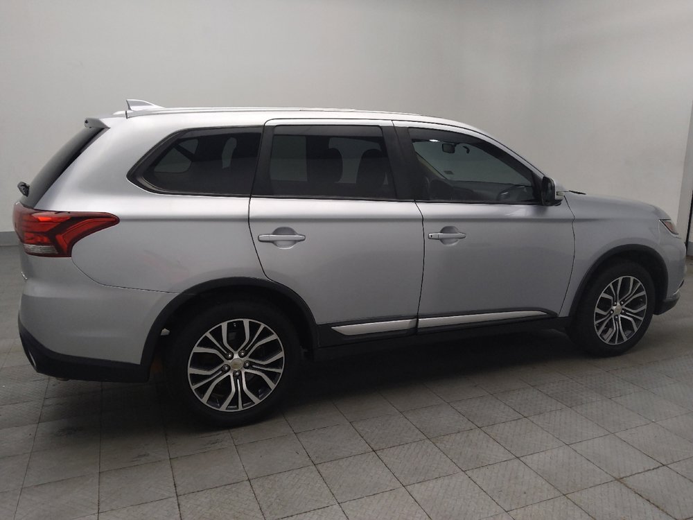 Used 2017 Mitsubishi Outlander SE image 10