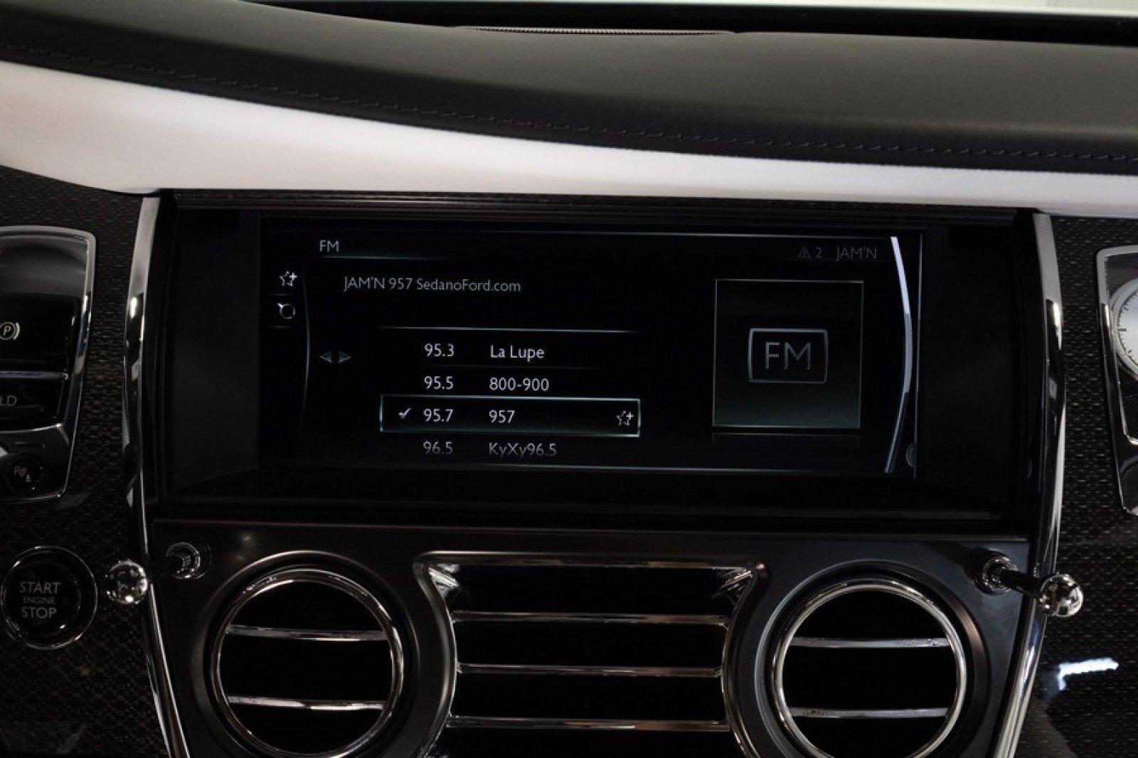 Used 2021 Rolls-Royce Wraith RWD image 32