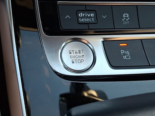 Used 2019 Audi Q8 Premium Plus w/ Premium Plus AWD/4WD image 29