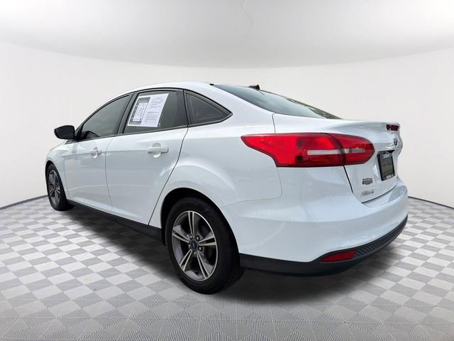 Used 2018 Ford Focus SE w/ SE Appearance Package image 7