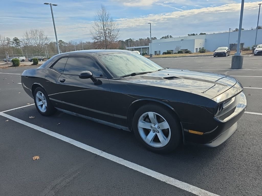Used 2012 Dodge Challenger SXT image 10