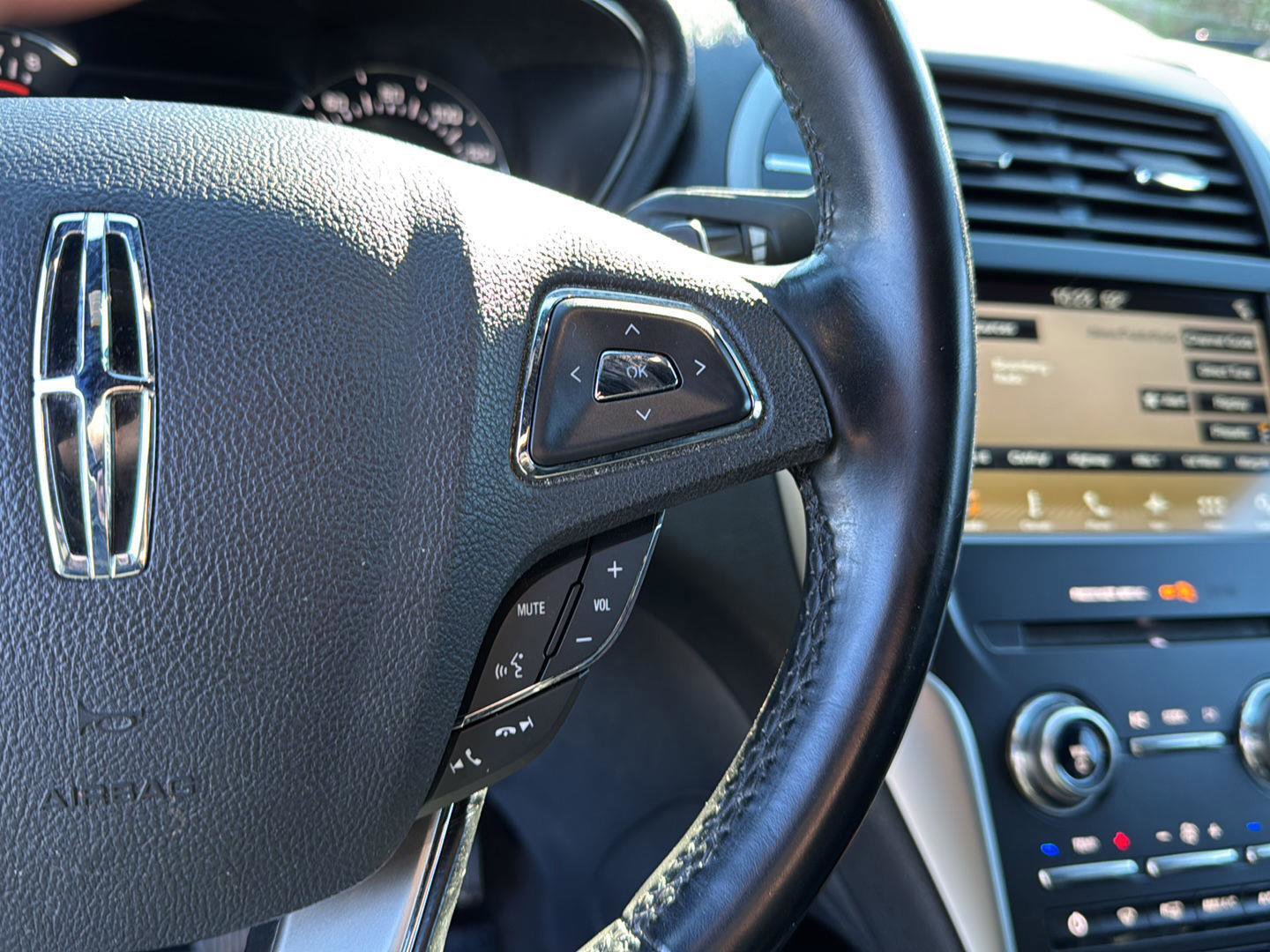 Used 2017 Lincoln MKC Select w/ Select Plus Package image 19